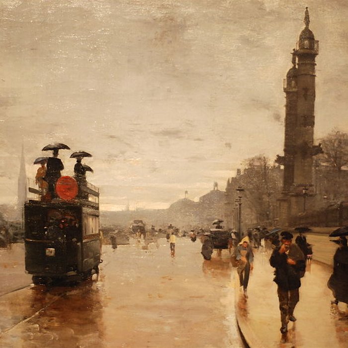 Photo de Les colonnes rostrales Place des Quinconces à Bordeaux