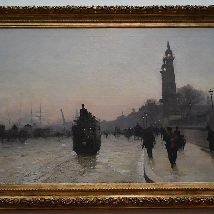 Photo de Les colonnes rostrales Place des Quinconces à Bordeaux