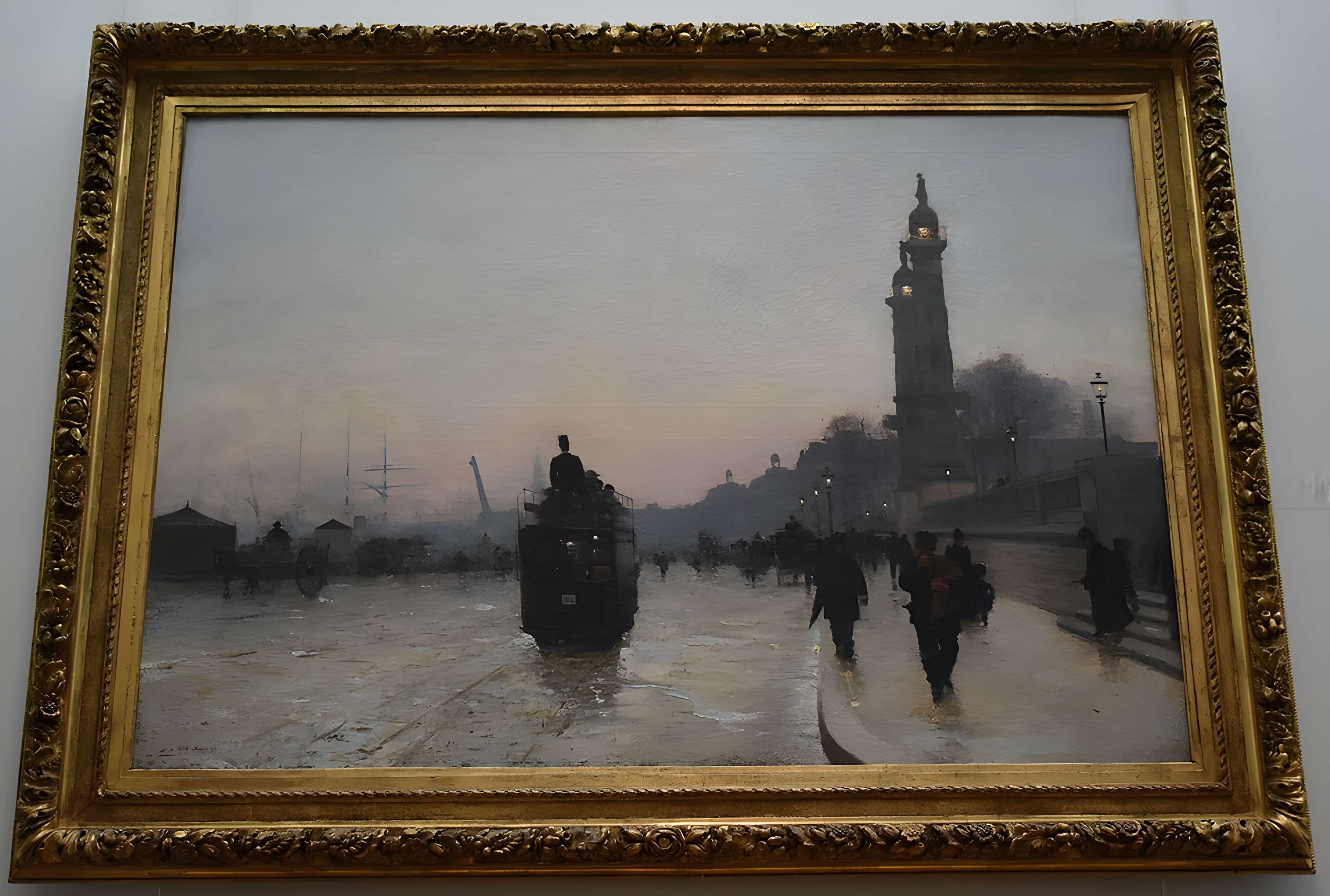 Les colonnes rostrales Place des Quinconces à Bordeaux