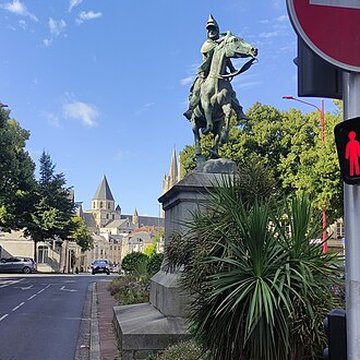 Statue de Duguesclin à Caen