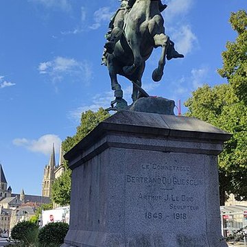 Statue de Duguesclin à Caen