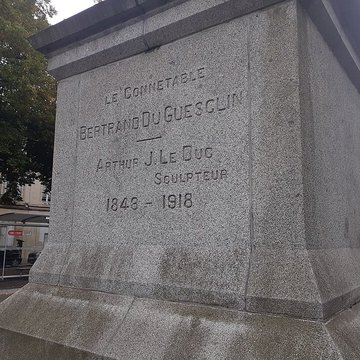 Statue de Duguesclin à Caen