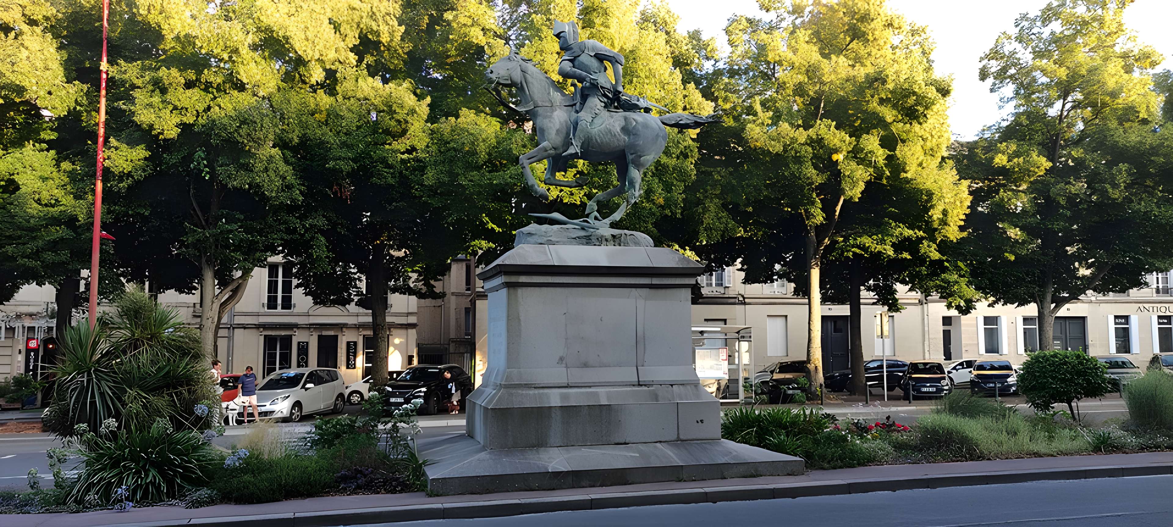Statue de Duguesclin à Caen