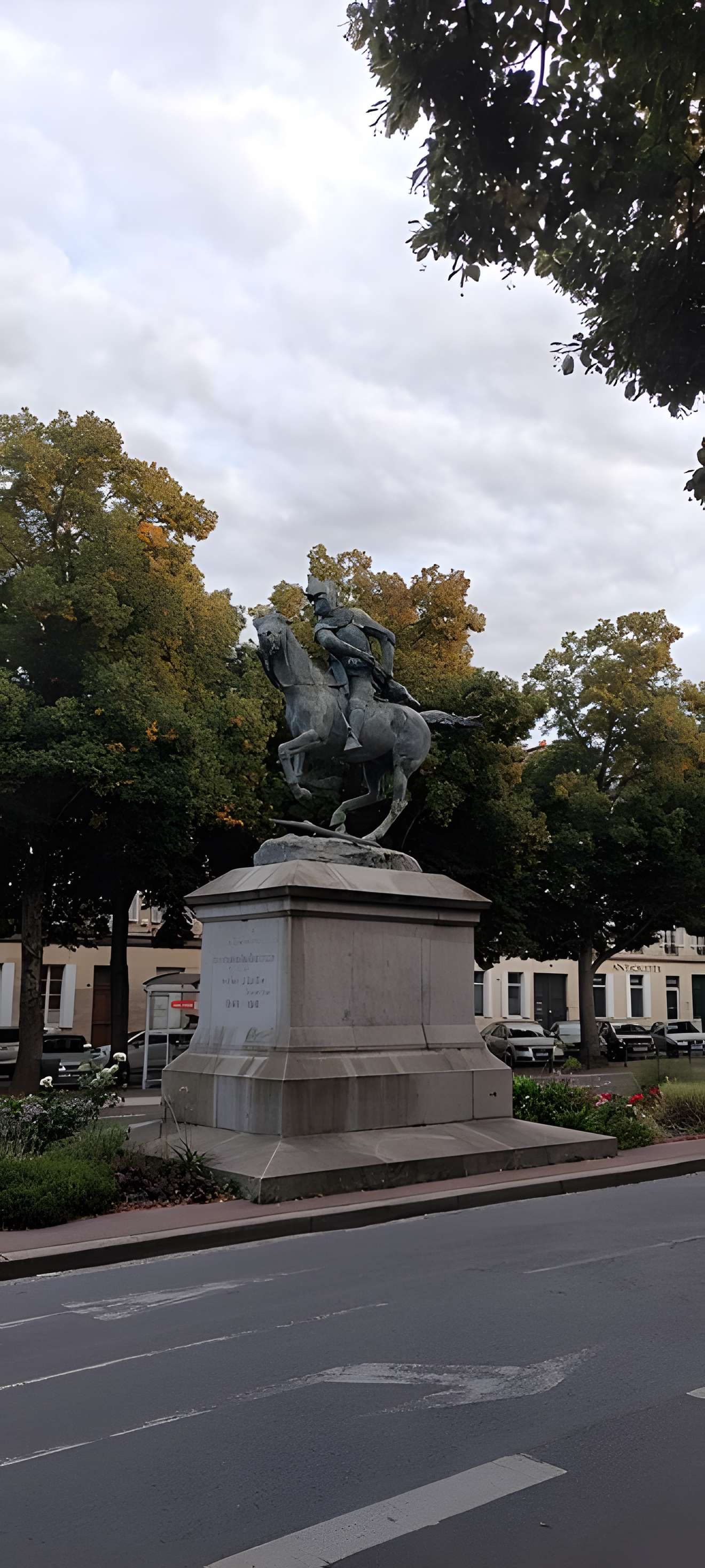 Statue de Duguesclin à Caen