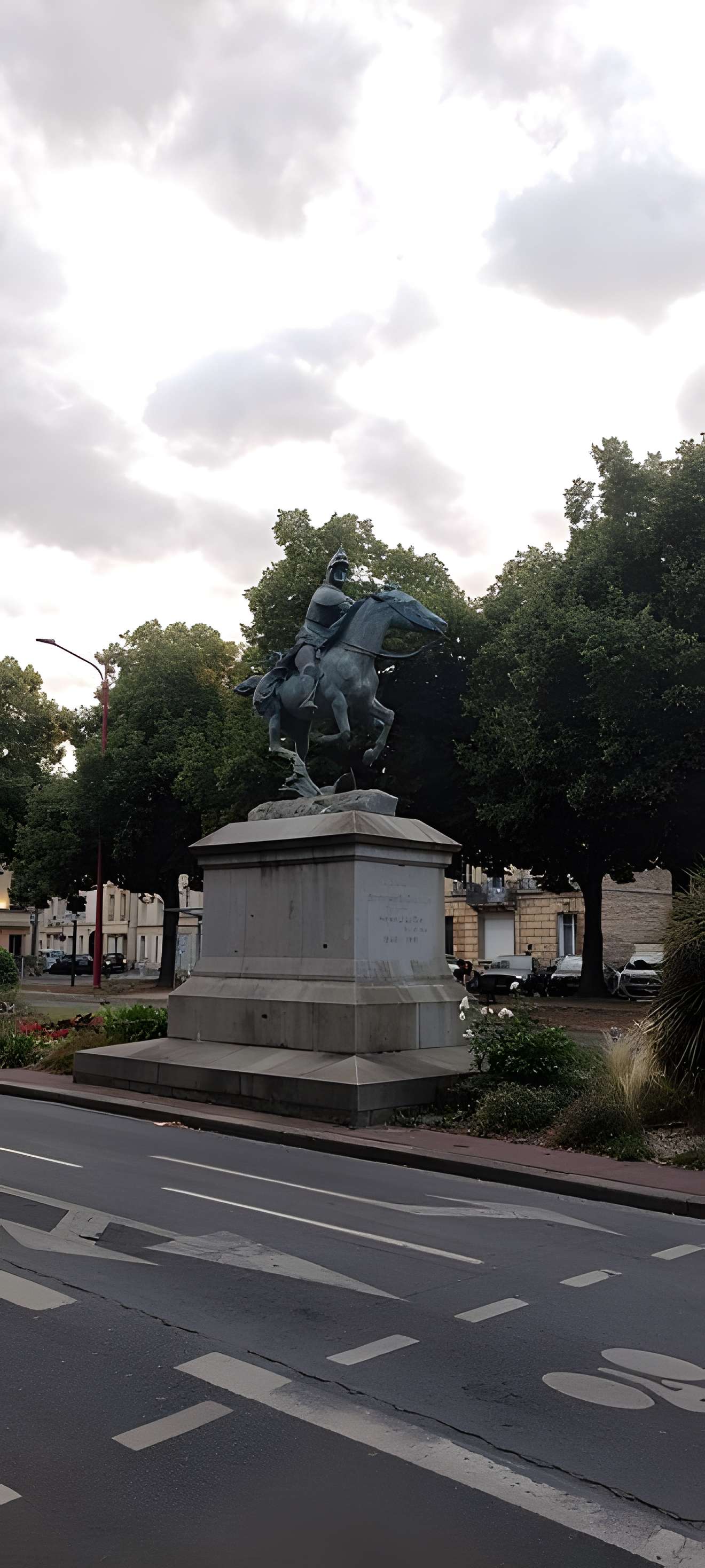 Statue de Duguesclin à Caen
