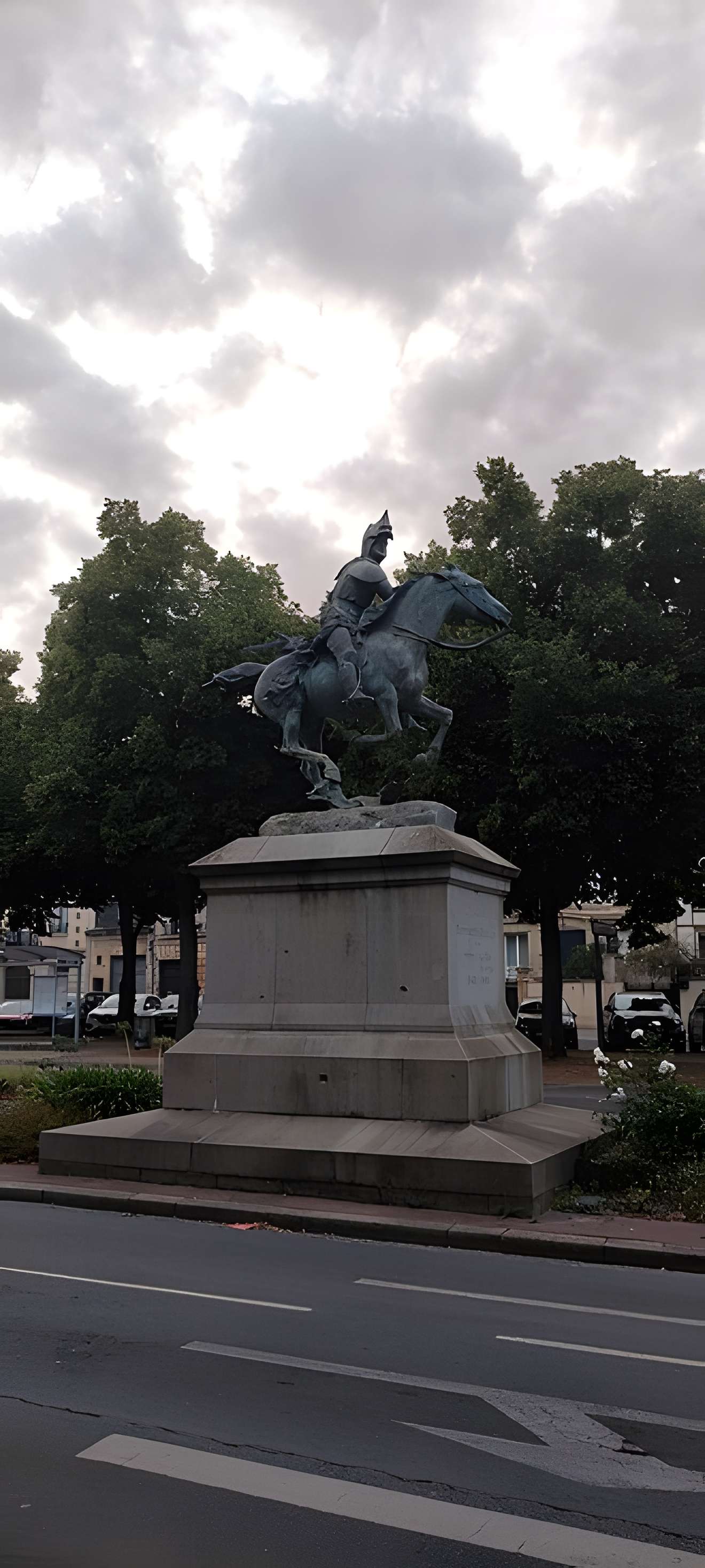 Statue de Duguesclin à Caen