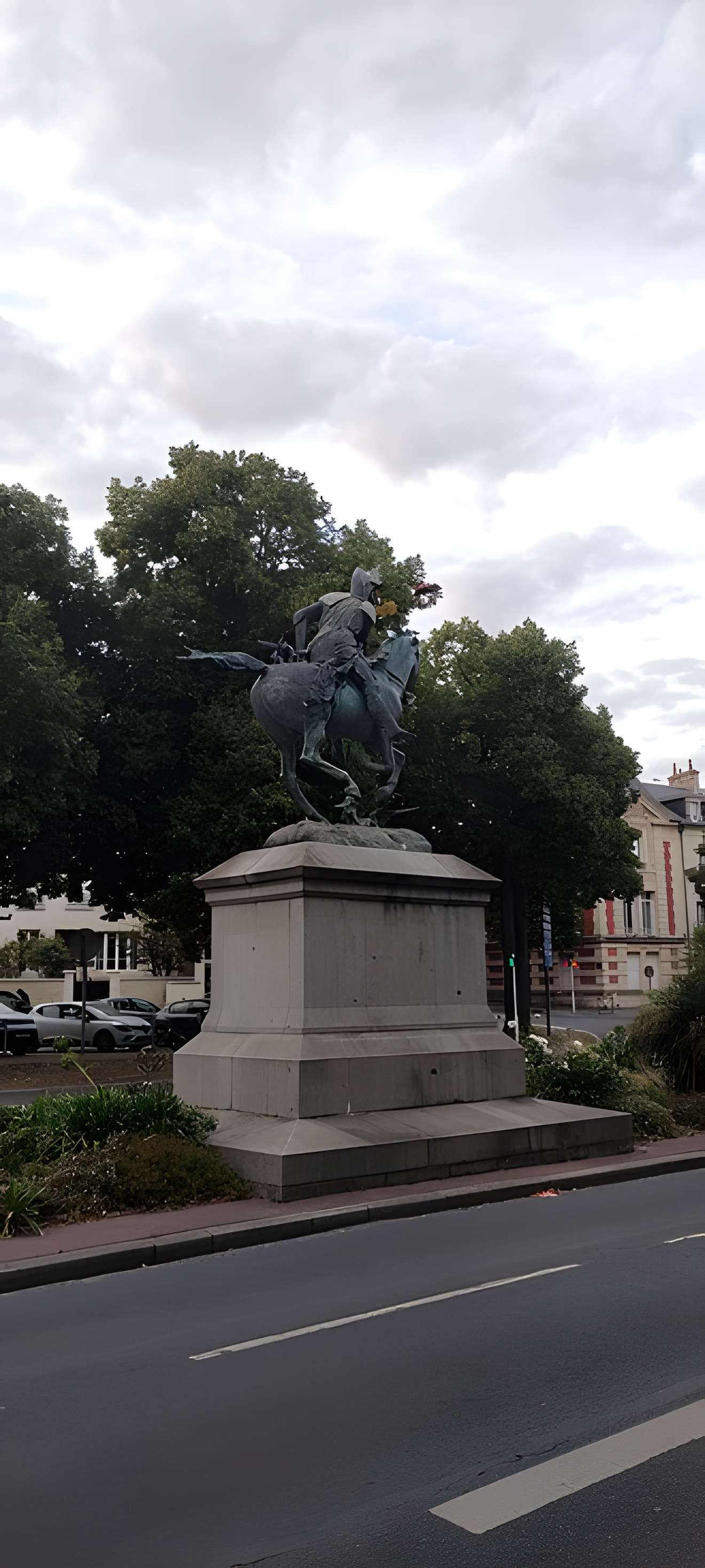 Statue de Duguesclin à Caen