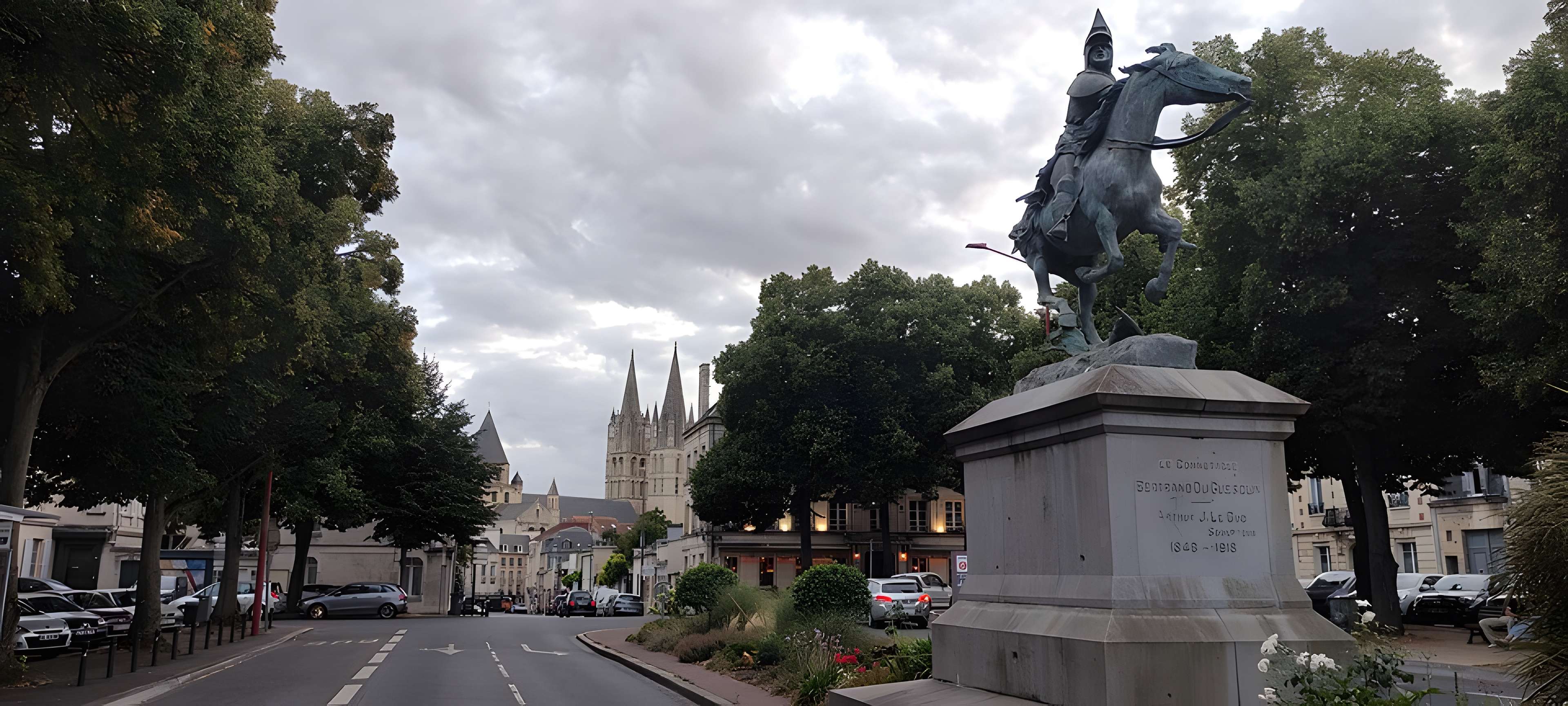 Statue de Duguesclin à Caen