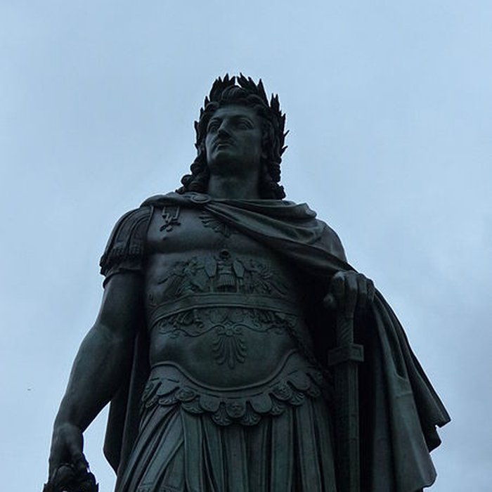 Photo de Statue de Louis XIV à Caen