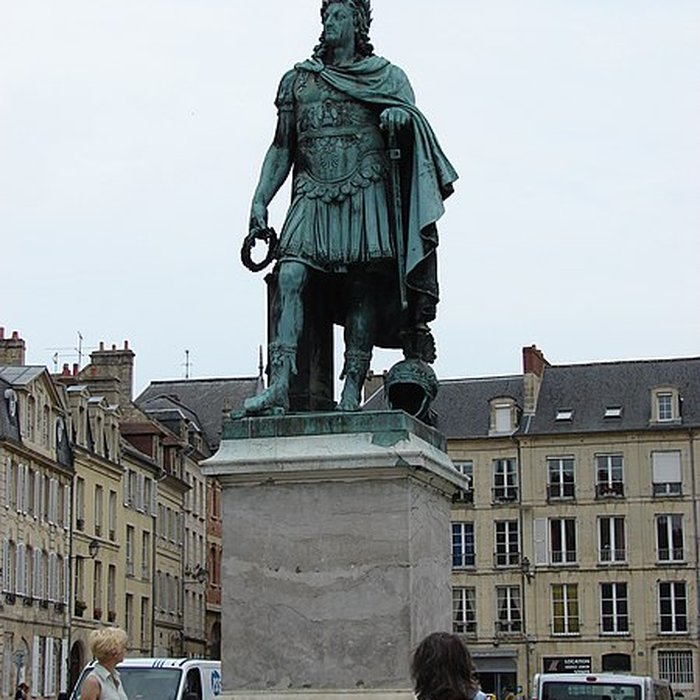 Photo de Statue de Louis XIV à Caen