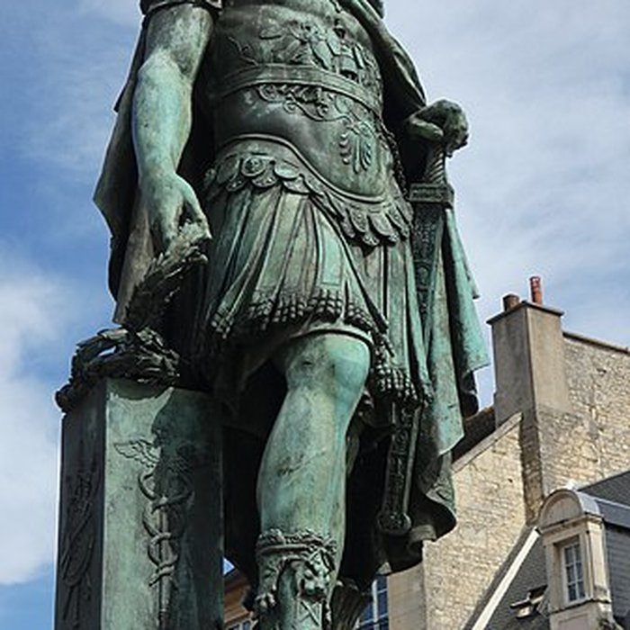 Photo de Statue de Louis XIV à Caen