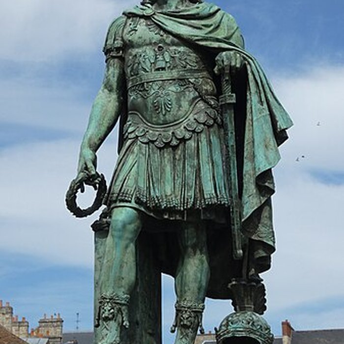 Photo de Statue de Louis XIV à Caen