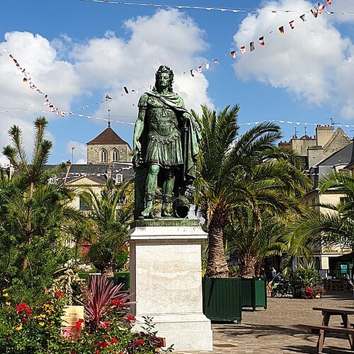 Photo de Statue de Louis XIV à Caen