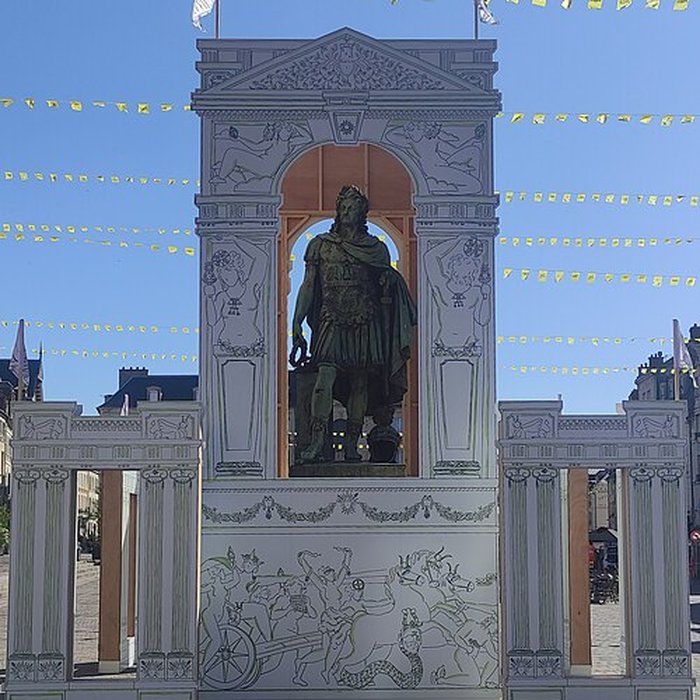 Photo de Statue de Louis XIV à Caen