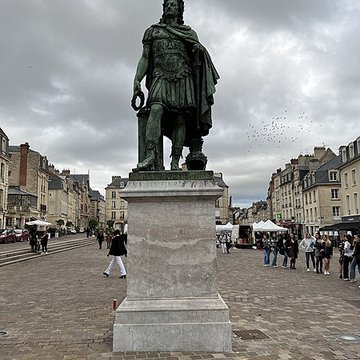 Statue de Louis XIV à Caen