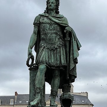 Statue de Louis XIV à Caen