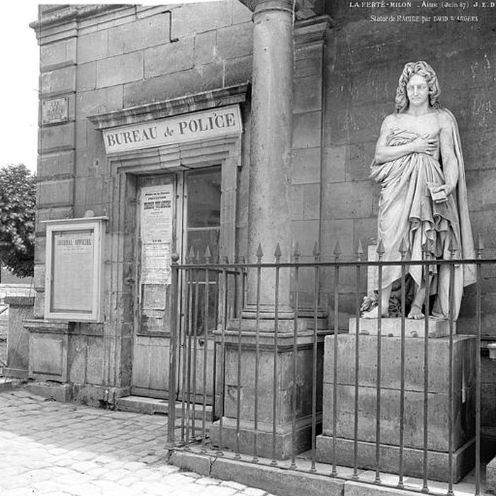 Photo de Statue de Racine à La Ferté-Milon