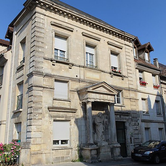 Photo de Statue de Racine à La Ferté-Milon