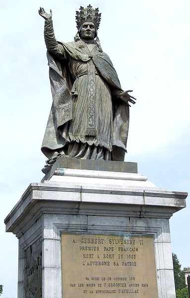Photo de Statue du Pape Gerbert à Aurillac