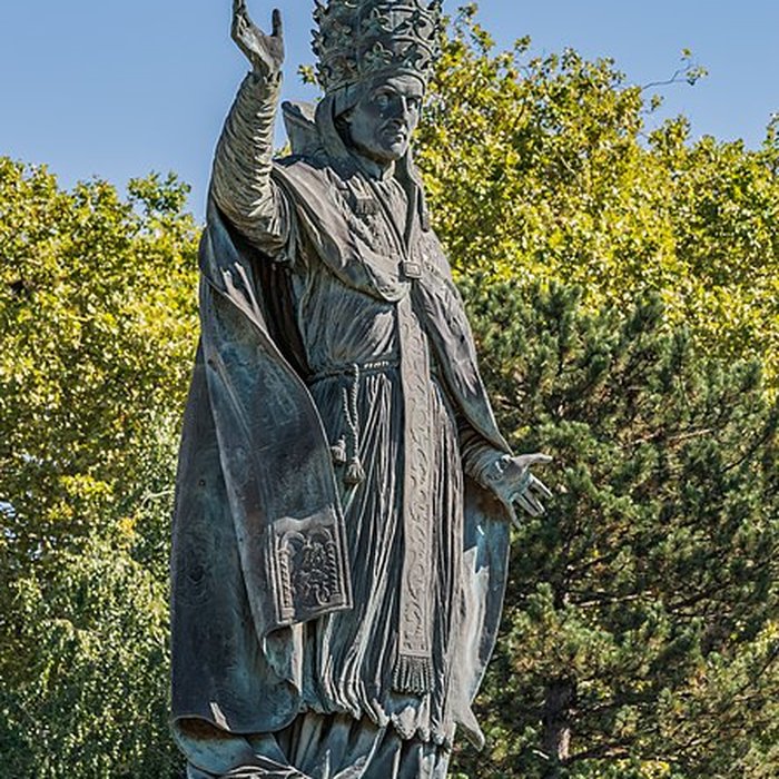 Photo de Statue du Pape Gerbert à Aurillac