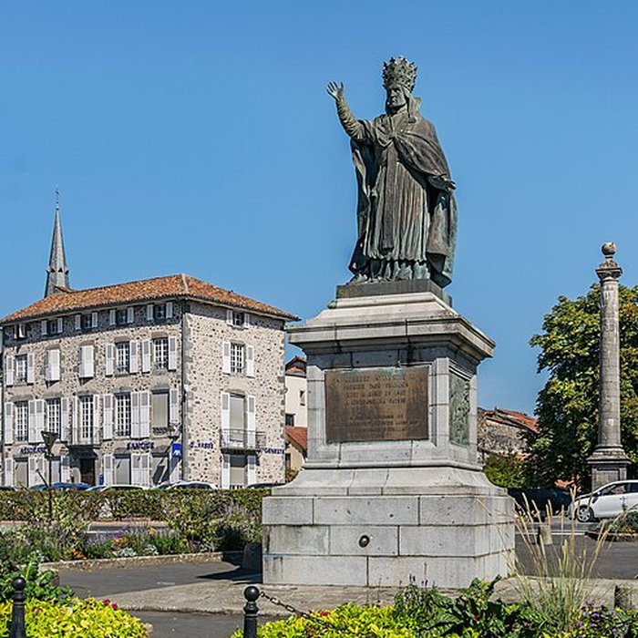 Photo de Statue du Pape Gerbert à Aurillac