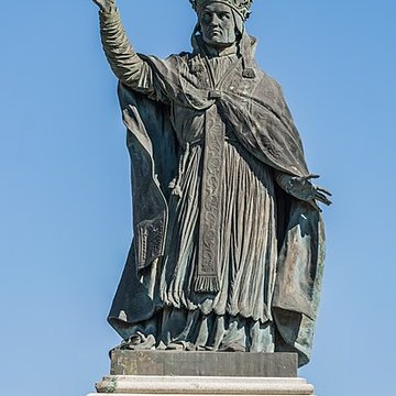 Statue du Pape Gerbert à Aurillac