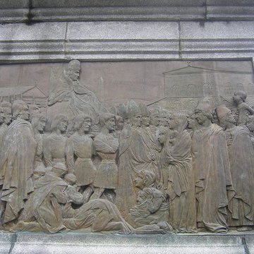 Statue du Pape Gerbert à Aurillac