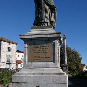 Statue du Pape Gerbert à Aurillac