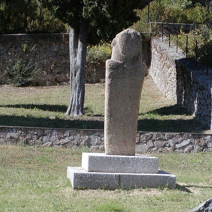 Photo de Figure antique dAppriciani rocher sculpté en forme de tête humaine