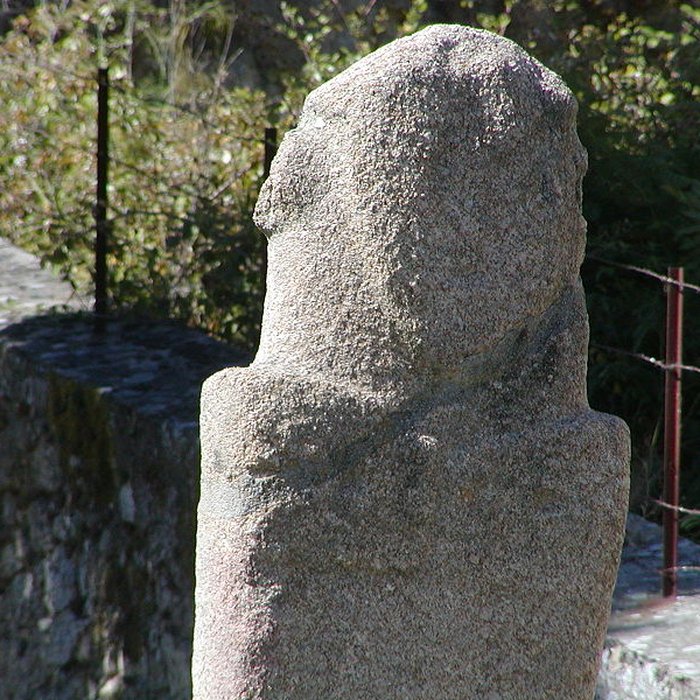 Photo de Figure antique dAppriciani rocher sculpté en forme de tête humaine