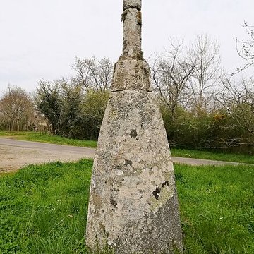 Stèle protohistorique christianisée de Kernalec à Trégunc