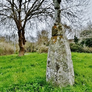 Stèle protohistorique christianisée de Kernalec à Trégunc