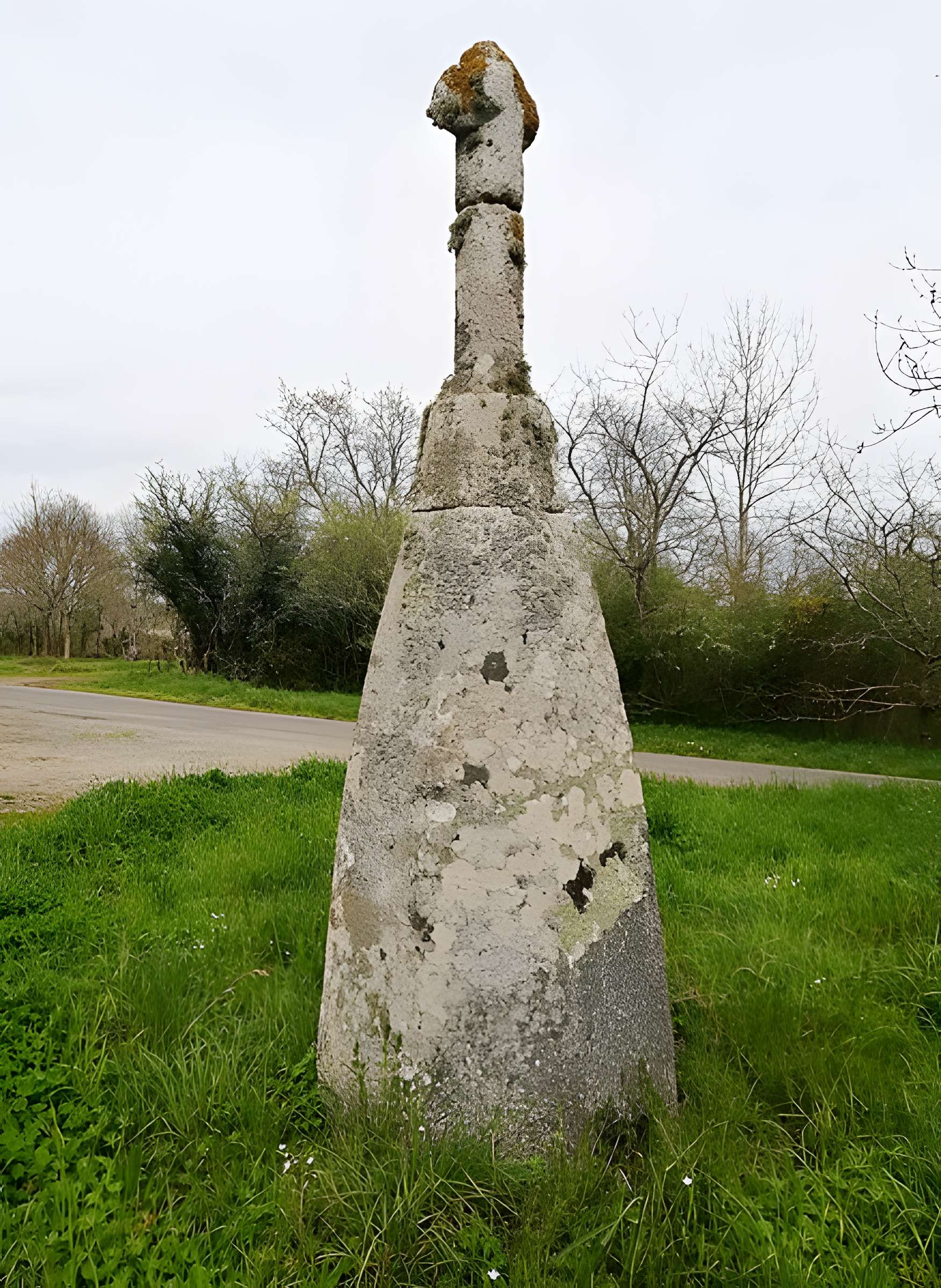 Stèle protohistorique christianisée de Kernalec à Trégunc