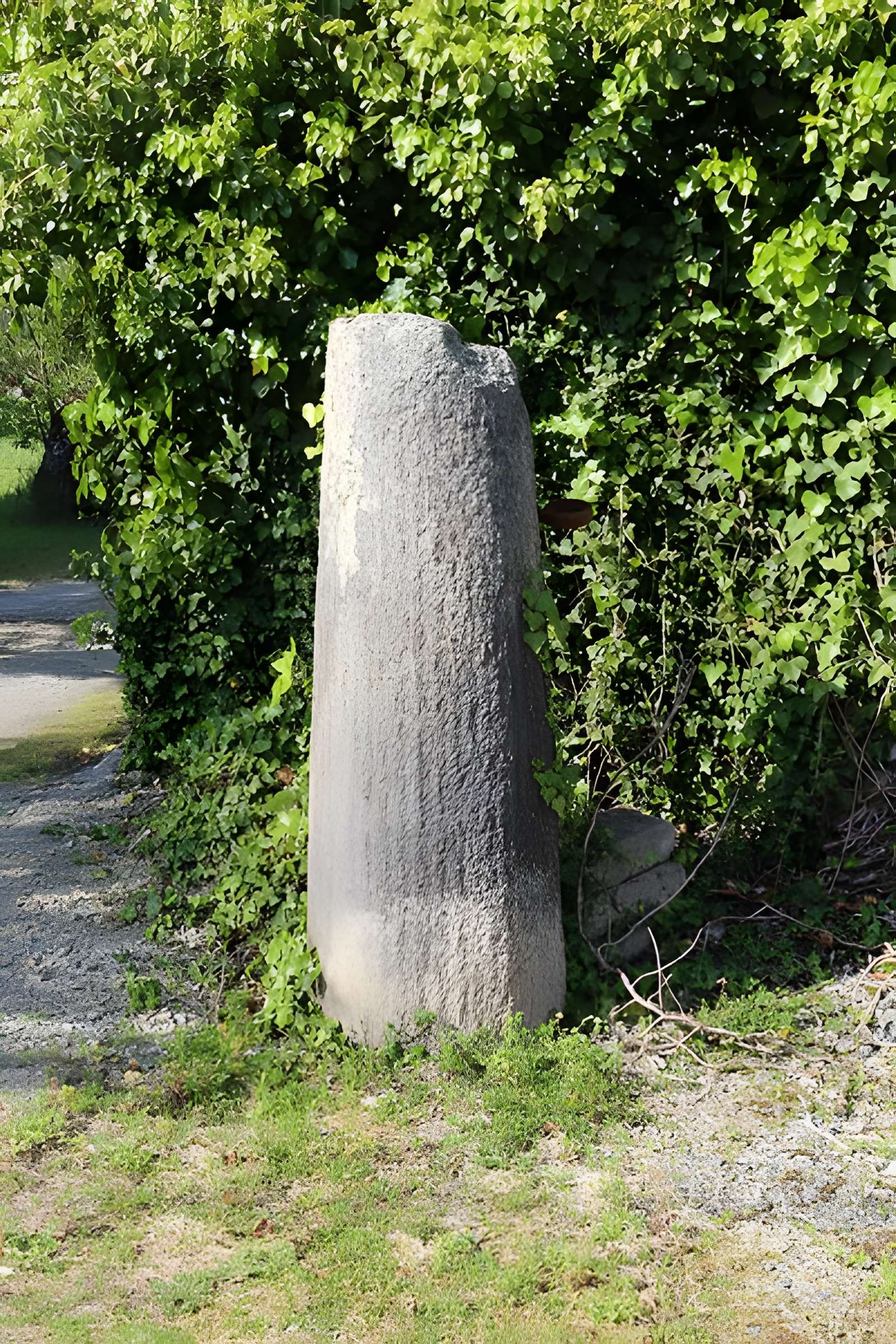 Stèle protohistorique christianisée de Kernalec à Trégunc