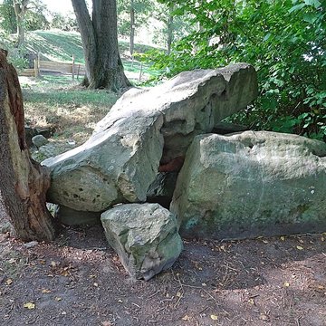 Table des Fées de Fresnicourt-le-Dolmen