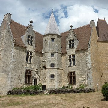 Logis de Moullins à Saint-Rémy-du-Val