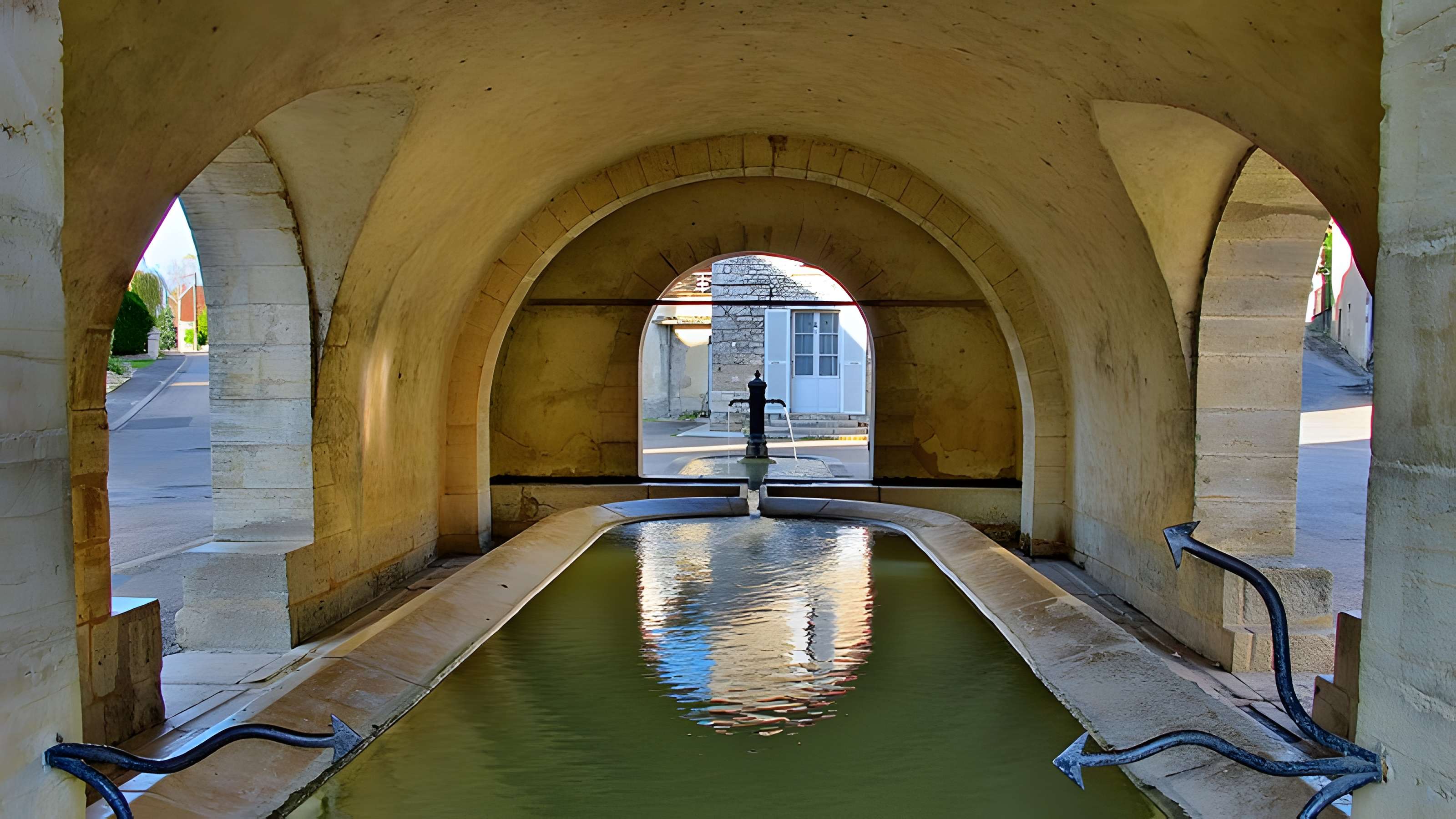 Mairie-lavoir de Beaujeu