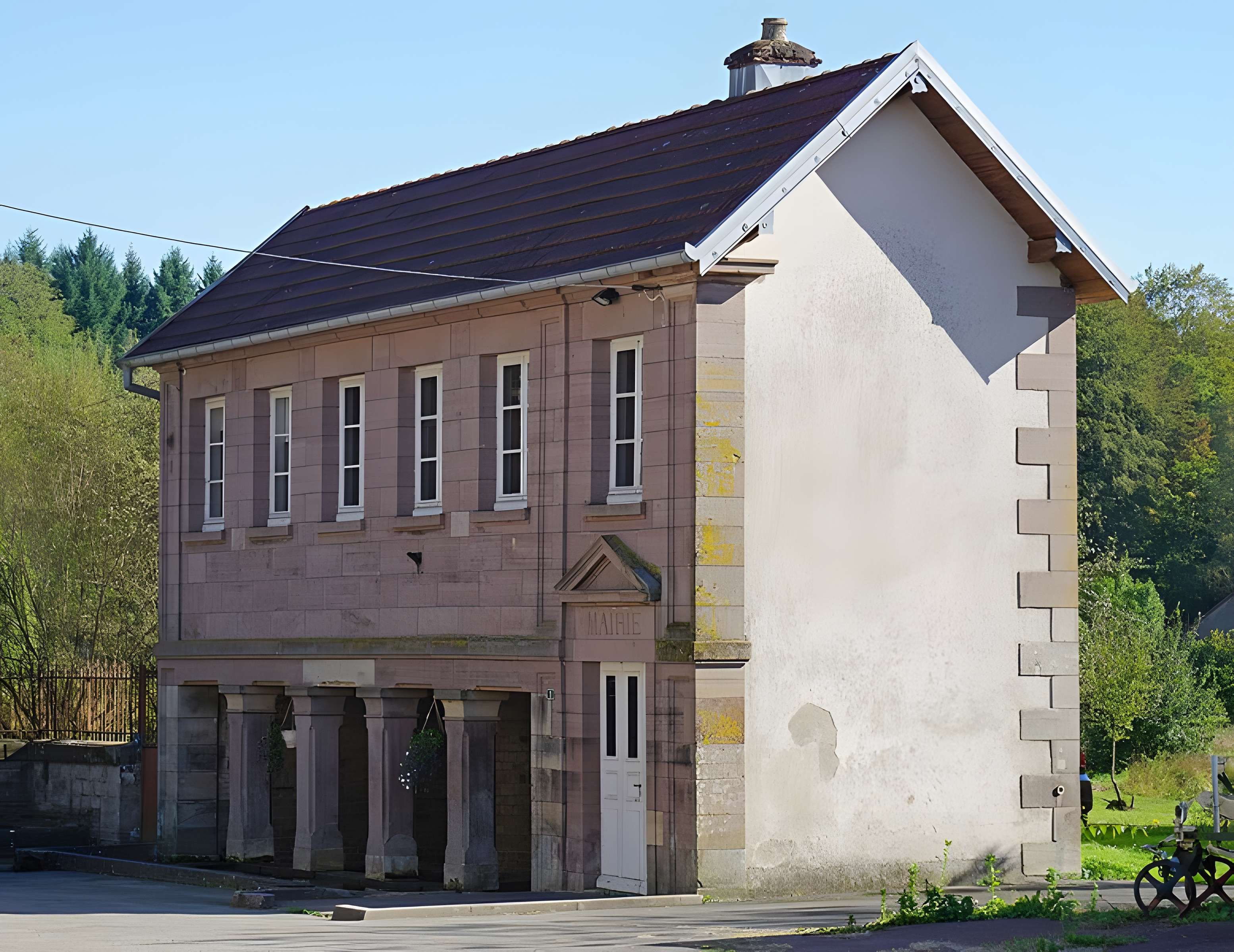 Mairie-lavoir de Belmont