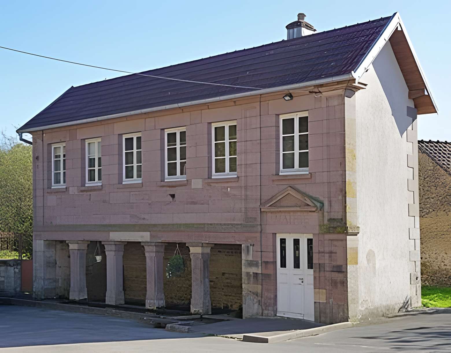 Mairie-lavoir de Belmont 