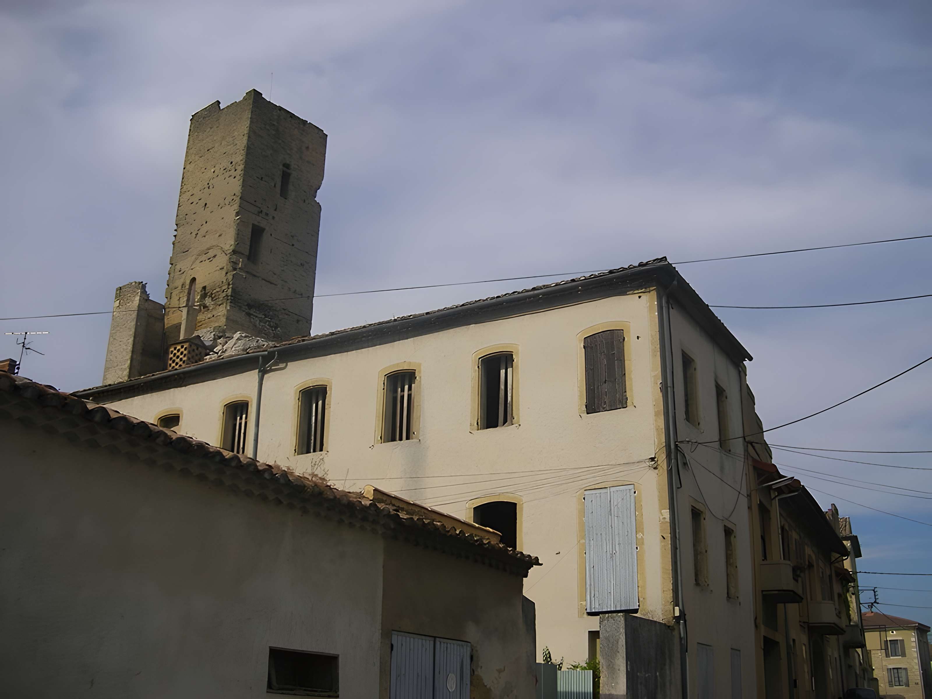 Tour carrée de Roquemaure