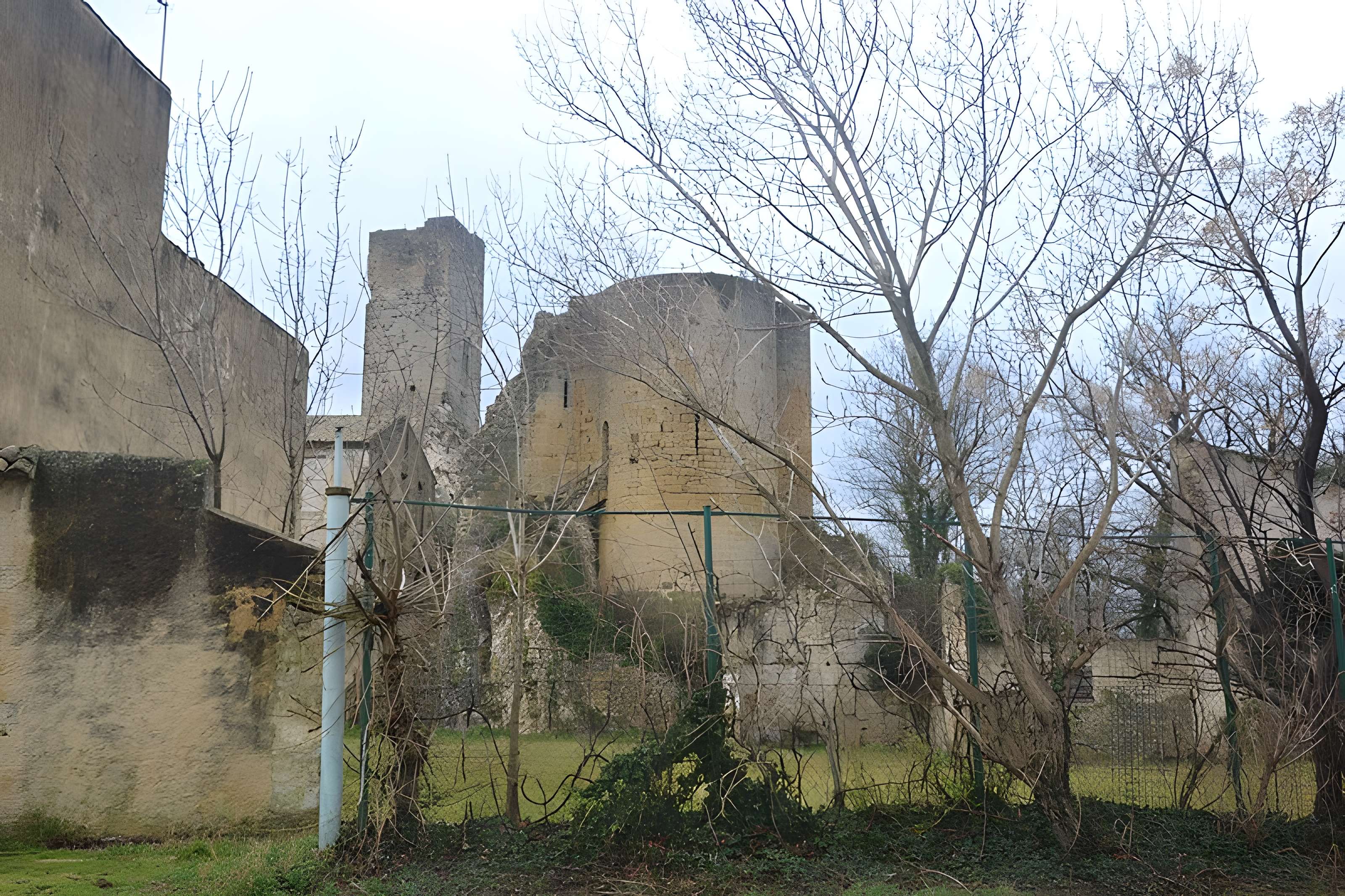 Tour carrée de Roquemaure