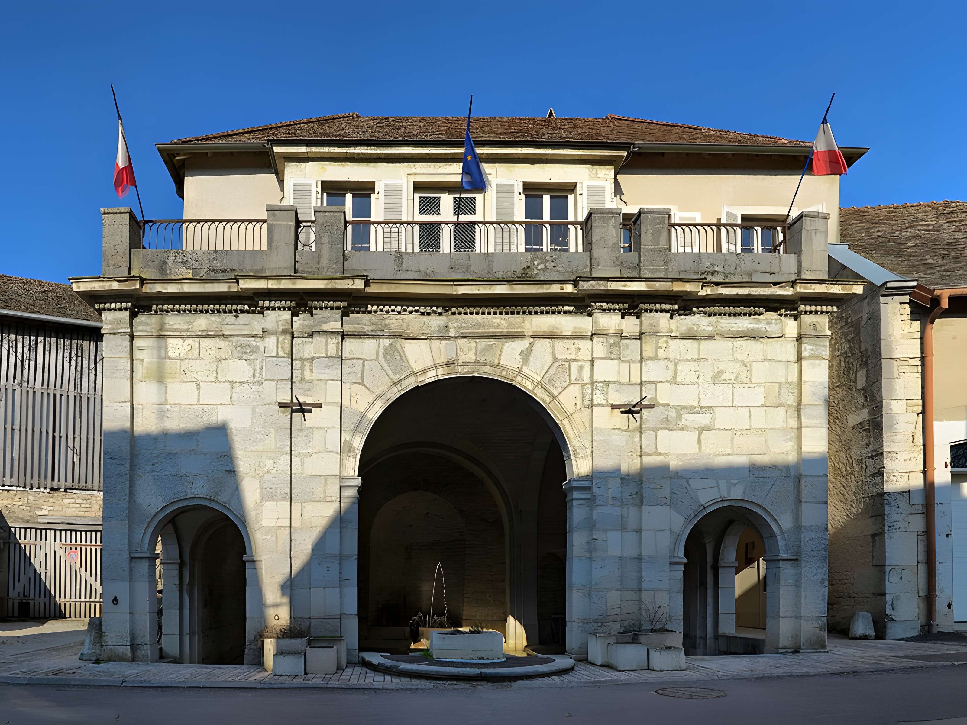 Mairie-lavoir de Bucey-lès-Gy