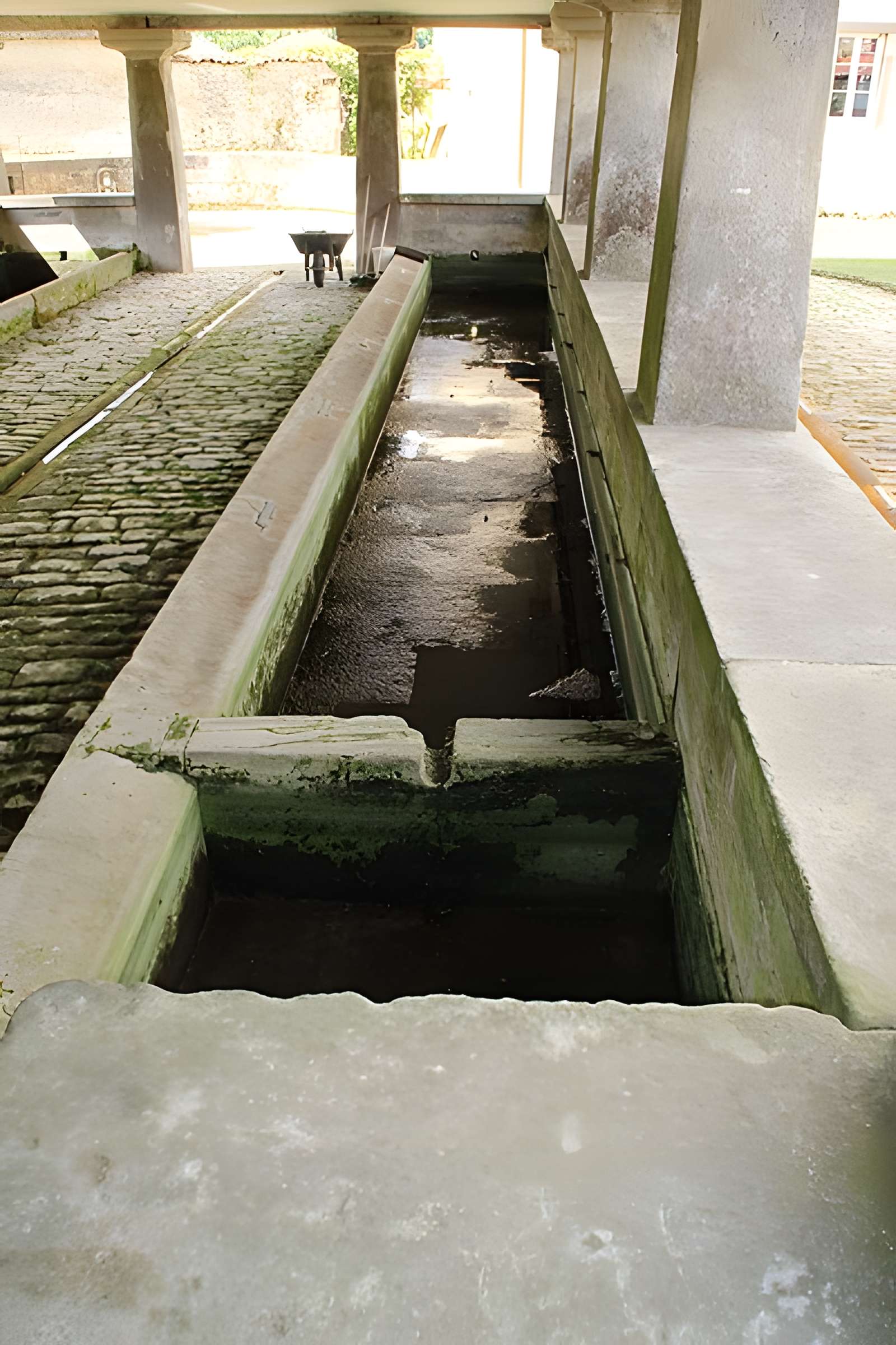 Mairie-lavoir de Mailleroncourt-Saint-Pancras
