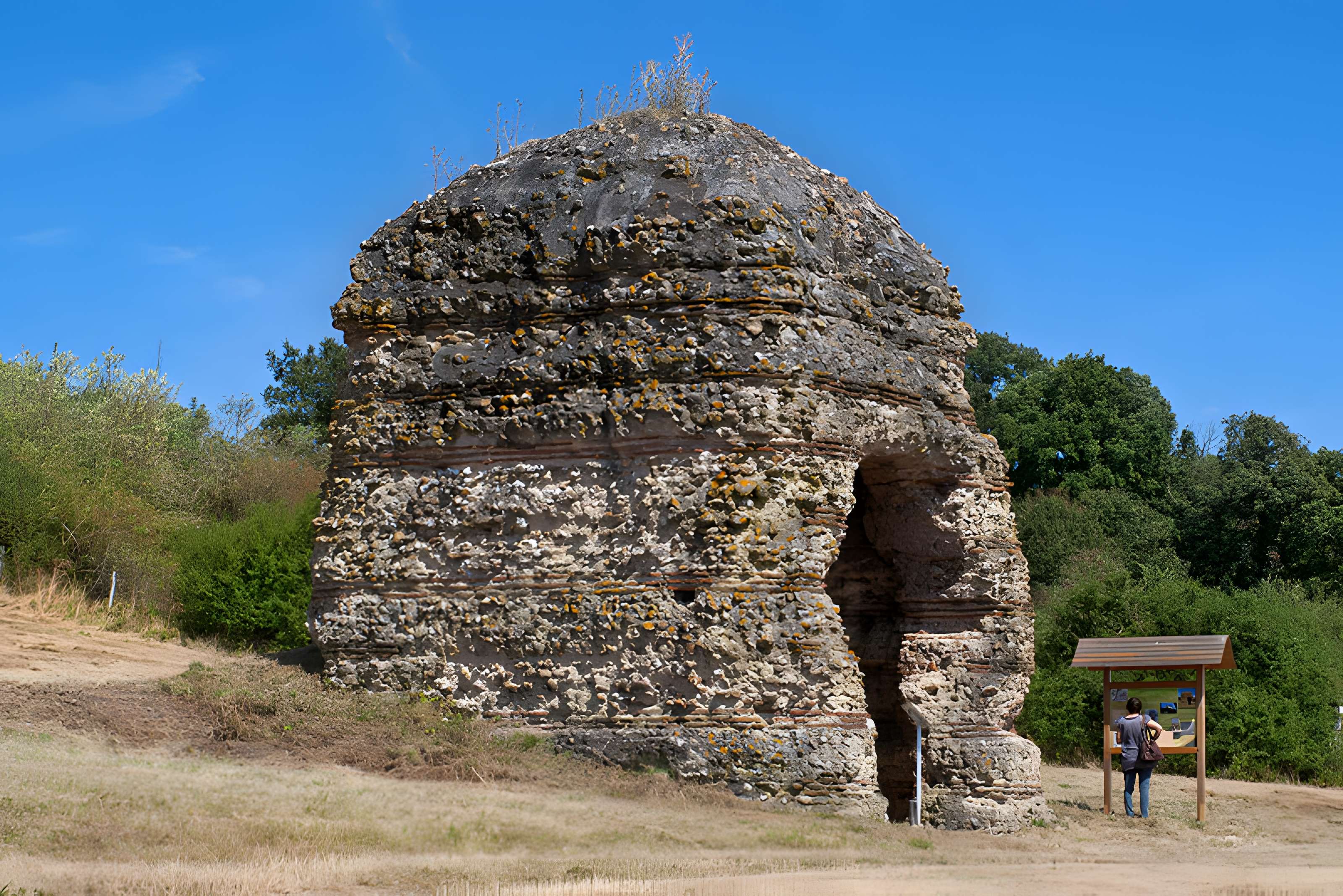 Tour de Grisset à Fréteval
