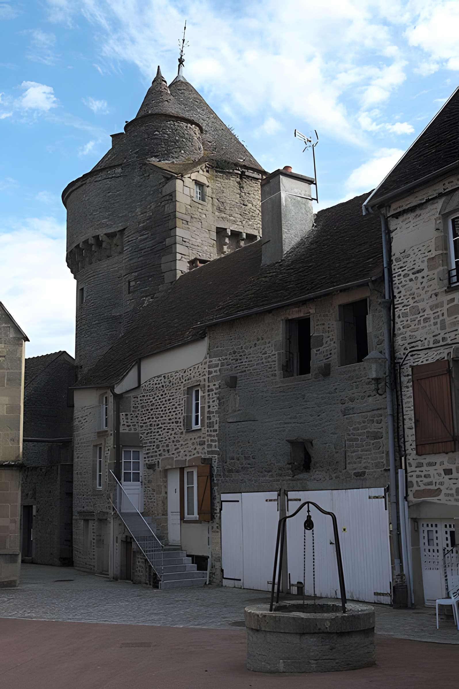 Tour de la Motte-Forte d'Arnay-le-Duc