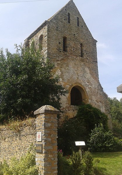 Photo de Tour de l'ancienne église de La Cropte
