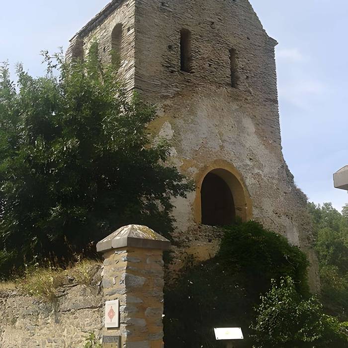 Photo de Tour de lancienne église de La Cropte
