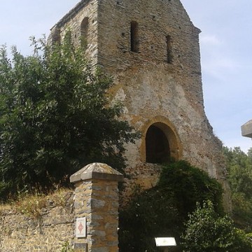 tour de l ancienne eglise de la cropte