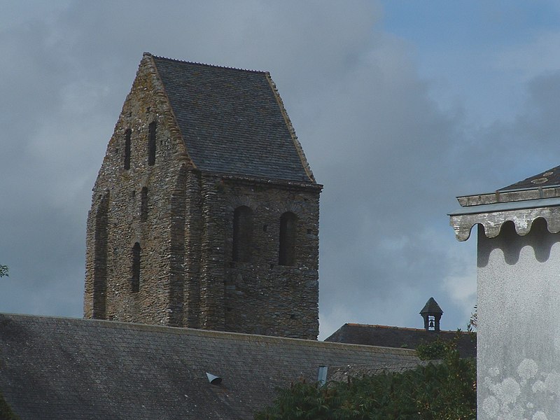 Tour de l'ancienne église de La Cropte