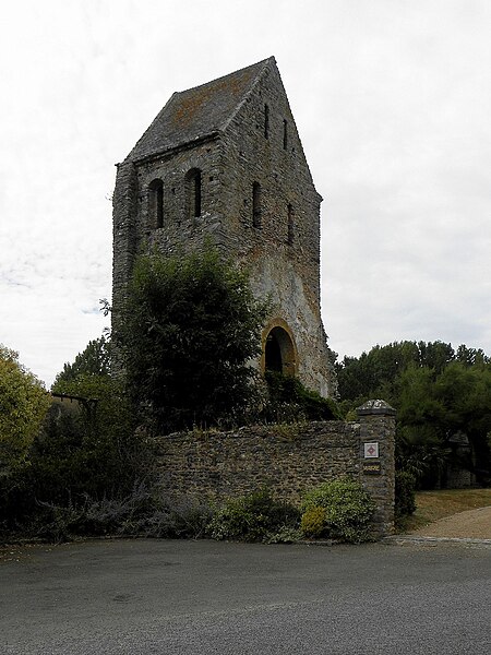 Tour de l'ancienne église de La Cropte